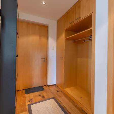 Taviarna 5 3 莱克斯