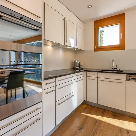 Taviarna 5 3 莱克斯